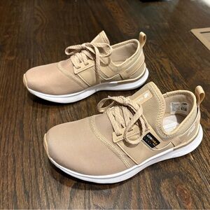 New Balance Nergize Shoes, Like New - neutral / khaki / tan, size 6.5